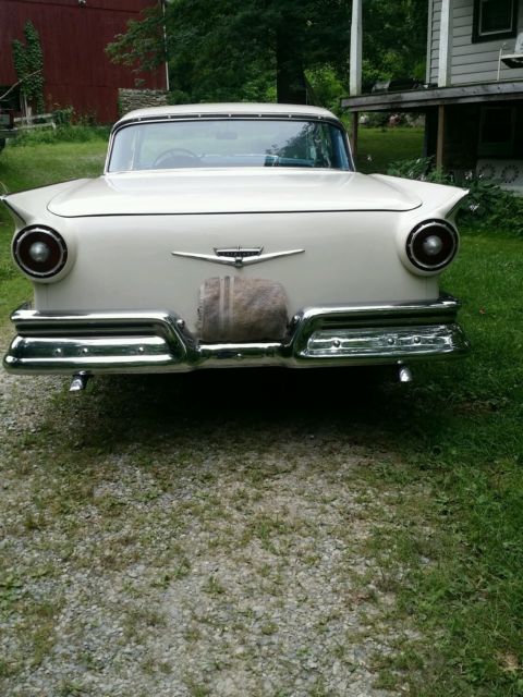 1957 Ford Fairlane - photo 5