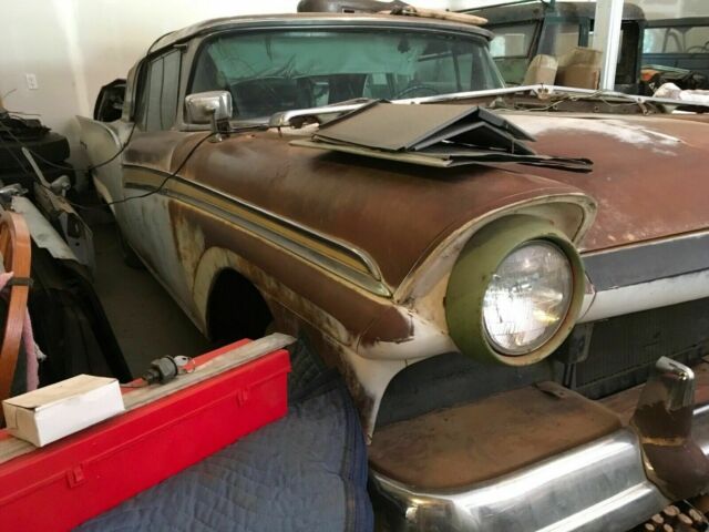 1957 Ford Fairlane - photo 3