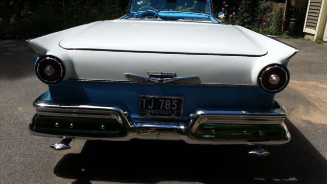 1957 Ford Fairlane Skyliner - photo 4