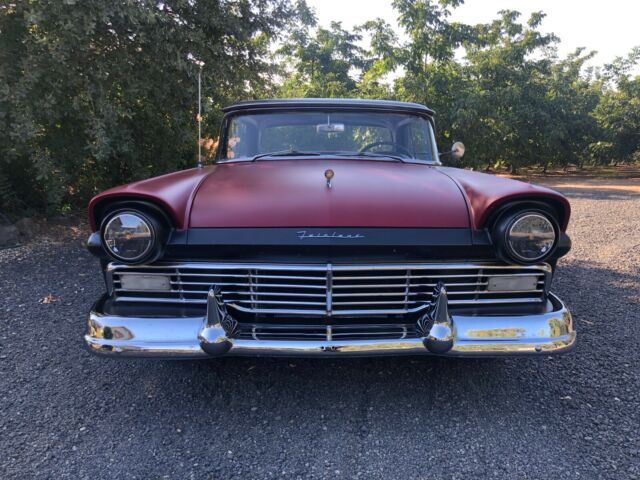1957 Ford Fairlane 500 Skyliner - photo 2
