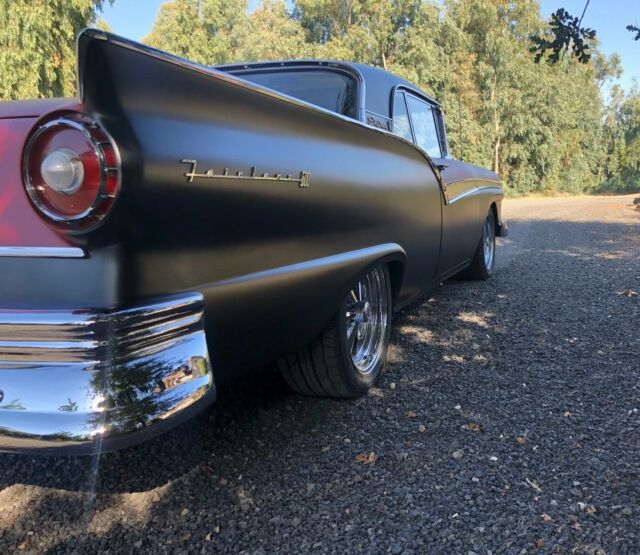 1957 Ford Fairlane 500 Skyliner - photo 5