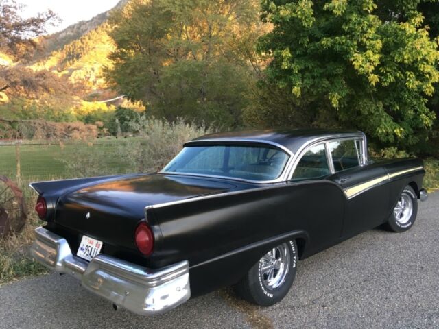 1957 Ford Fairlane 500 Sport Coupe - photo 2