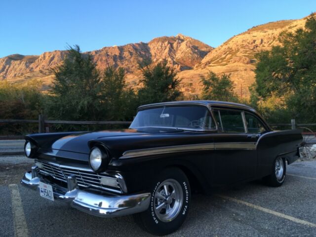 1957 Ford Fairlane 500 Sport Coupe - photo 3