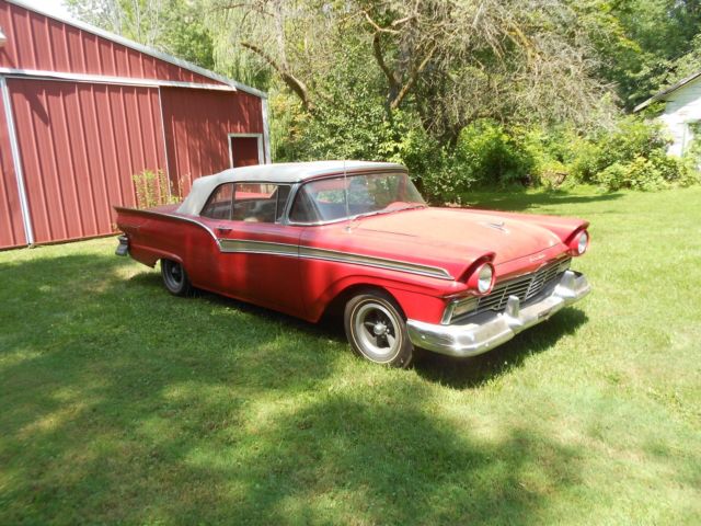 1957 Ford Fairlane Convertible - photo 2