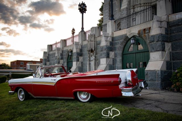 1957 Ford Fairlane Skyliner
