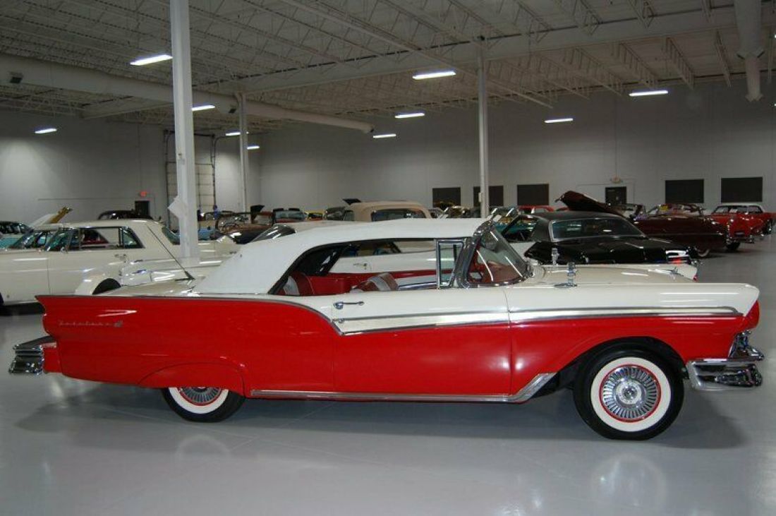1957 Ford Fairlane 500 Sunliner - photo 12