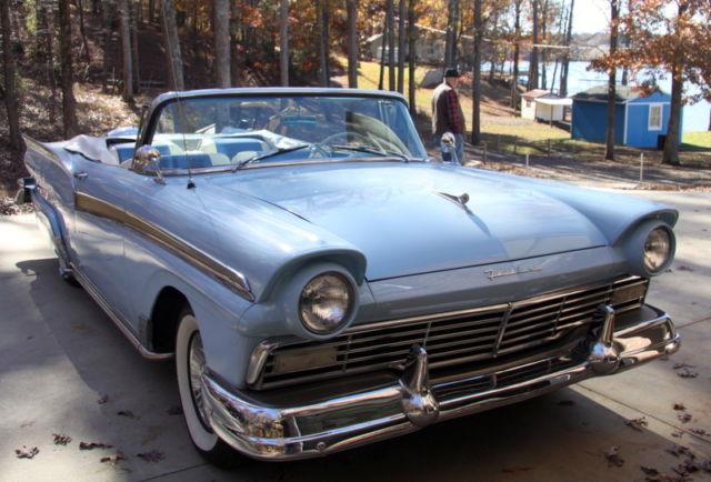 1957 Ford Fairlane - photo 2