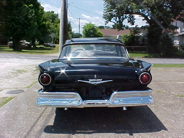 1957 Ford Fairlane - photo 3