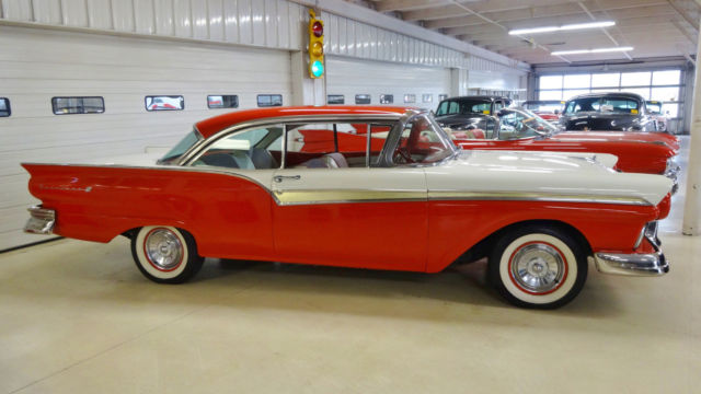 1957 Ford Fairlane Victoria - photo 2