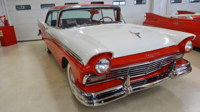 1957 Ford Fairlane Victoria - photo 4