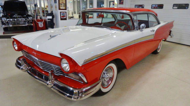 1957 Ford Fairlane Victoria - photo 6