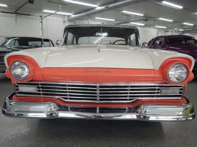 1957 Ford Fairlane -- - photo 3