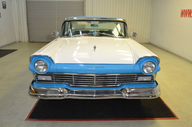 1957 Ford Fairlane 2 Door Hardtop - photo 2