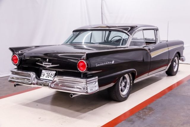 1957 Ford Fairlane -- - photo 5