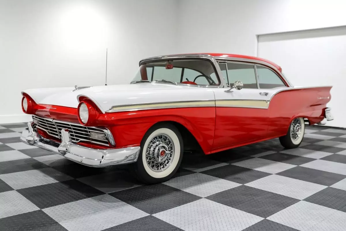 1957 Ford Galaxie Fairlane 500 - photo 3