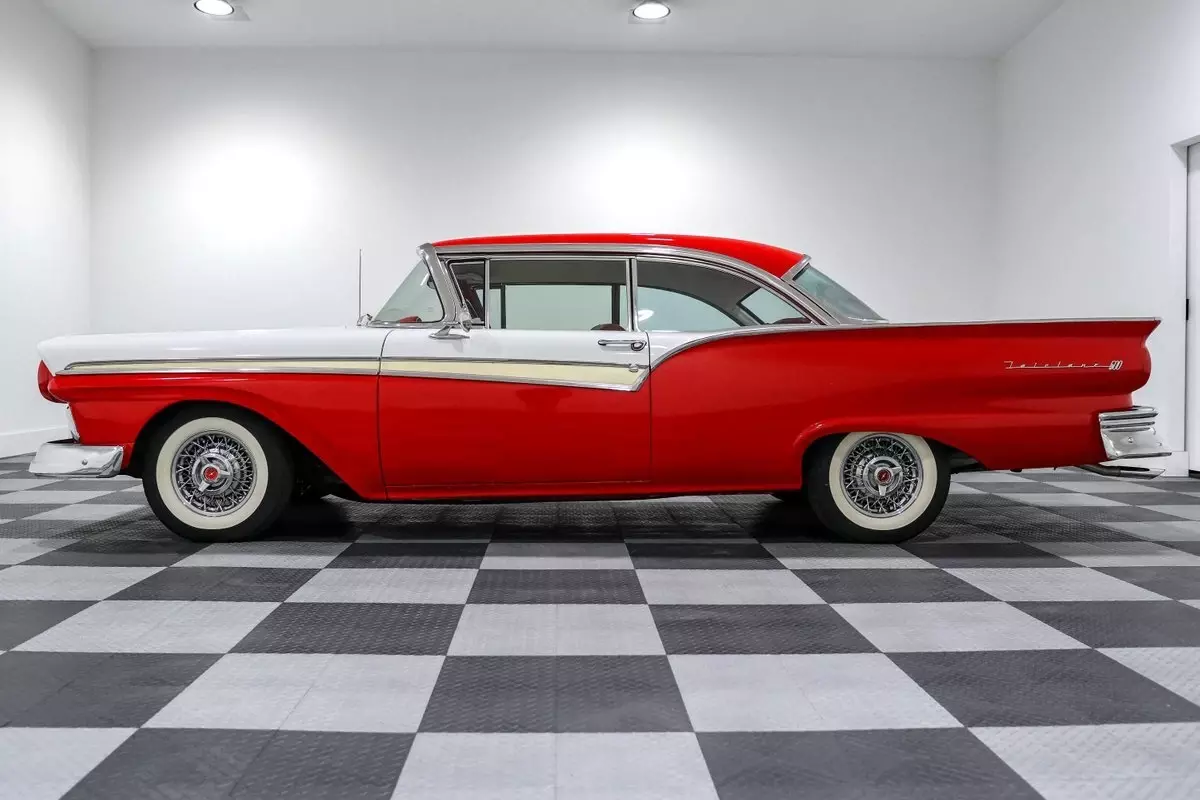 1957 Ford Galaxie Fairlane 500 - photo 4