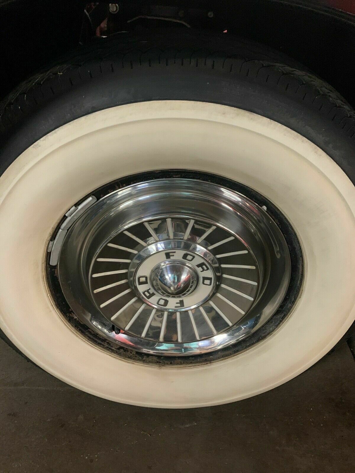 1957 Ford Galaxie Special continental kit - photo 7