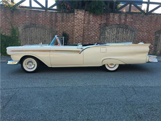 1957 FORD SKYLINER 252 Miles WHITE CONVERTIBLE/COUPE 312 CUBIC INCHES Automatic 1957 Ford Fairlane
