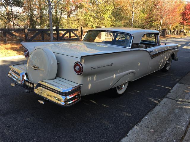 1957 Ford Fairlane - photo 12