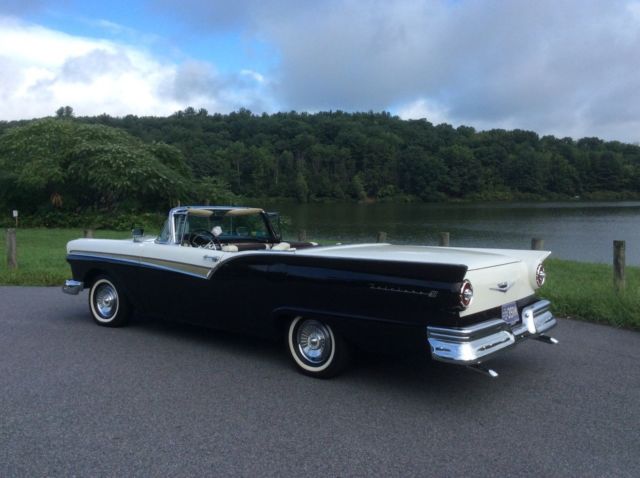 1957 Ford Fairlane - photo 3