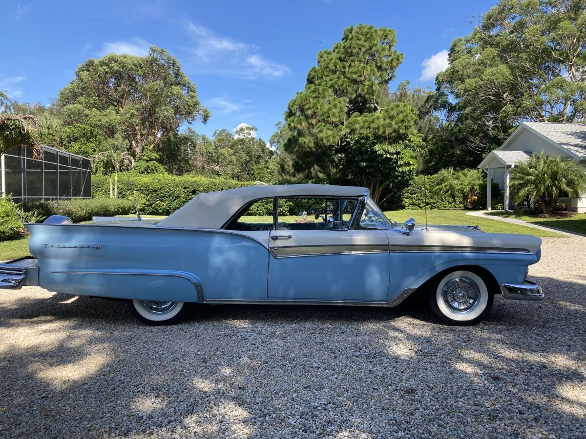 1957 Ford Sunliner - photo 2