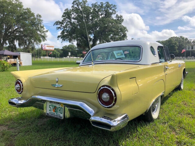 1957 Ford T-Bird - photo 8