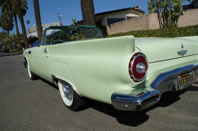 1957 Ford Thunderbird - photo 8