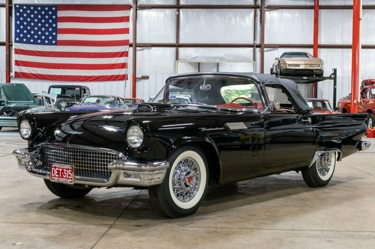 1957 Ford Thunderbird - photo 2