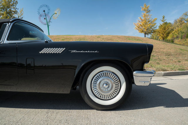 1957 Ford Thunderbird - photo 12