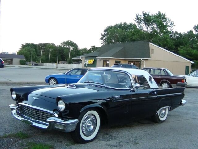 1957 Ford Thunderbird - photo 2