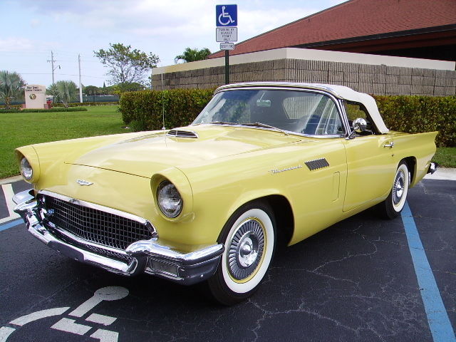 1957 Ford Thunderbird