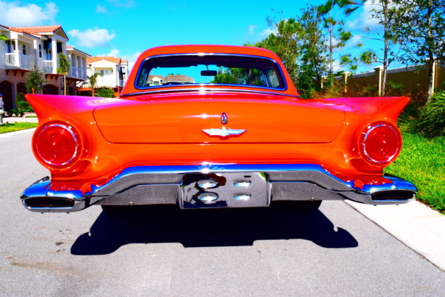 1957 Ford Thunderbird 312 / 245 HP V8 Port Hole Hard Top Convertible - photo 6