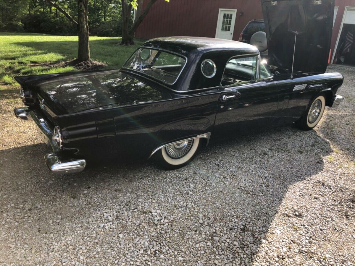 1957 Ford Thunderbird - photo 2
