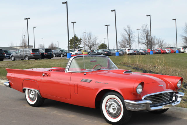 1957 Ford Thunderbird - photo 2