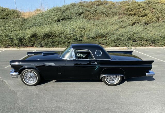 1957 Ford Thunderbird -- - photo 3