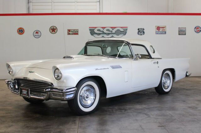 1957 Ford Thunderbird 46208 Miles White w/Removable Hardtop 1957 Ford Thunderbird No trim field