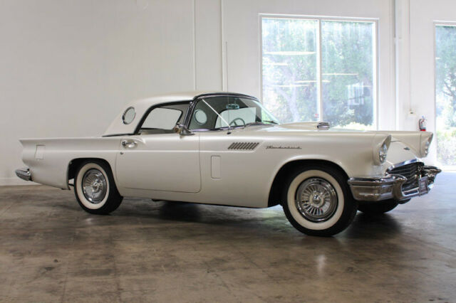 1957 Ford Thunderbird No trim field - photo 6