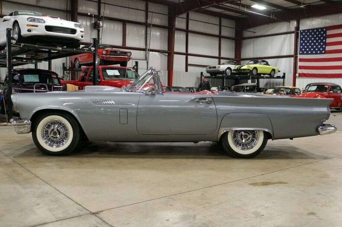 1957 Ford Thunderbird - photo 2