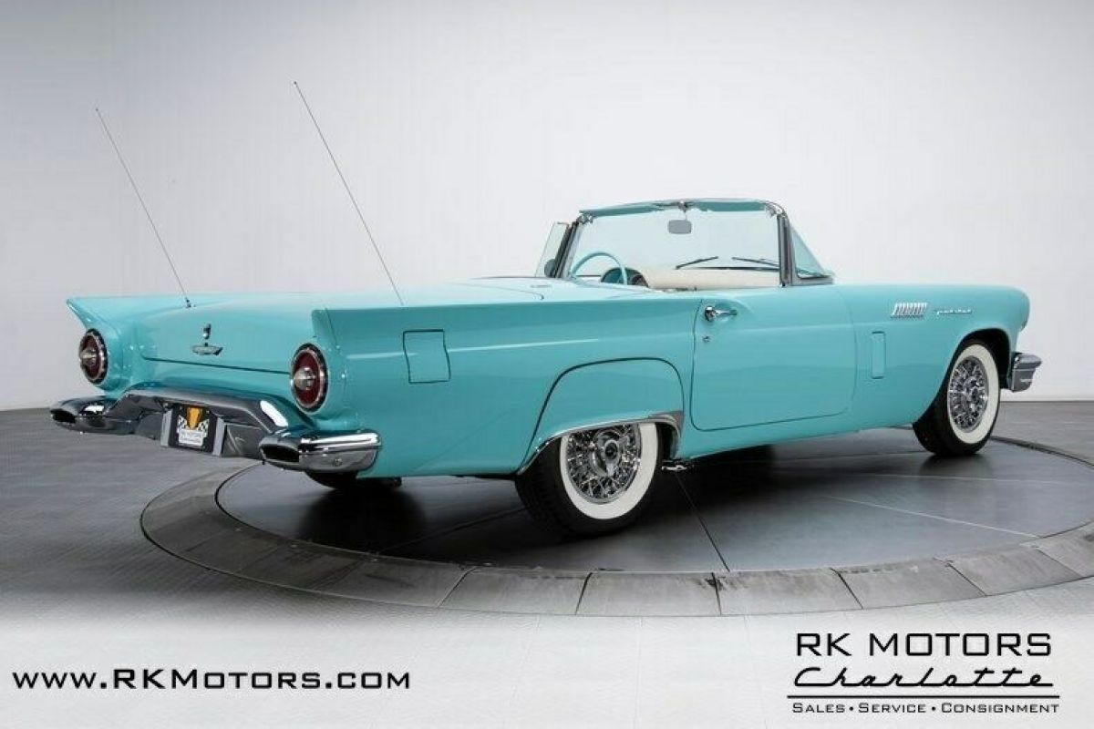1957 Ford Thunderbird - photo 2