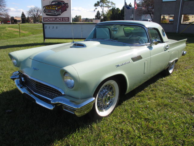 1957 Ford Thunderbird - photo 2