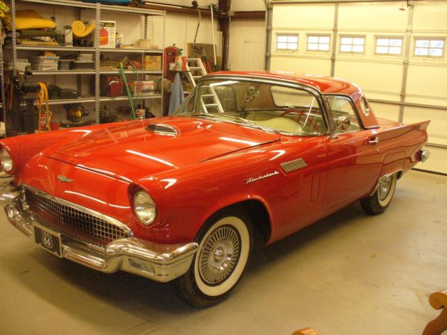 1957 Ford Thunderbird = collector vehicle 1957 Ford Thunderbird Hard top convertible