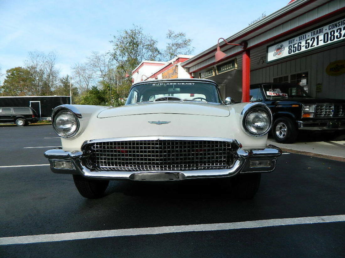 1957 Ford Thunderbird - photo 3