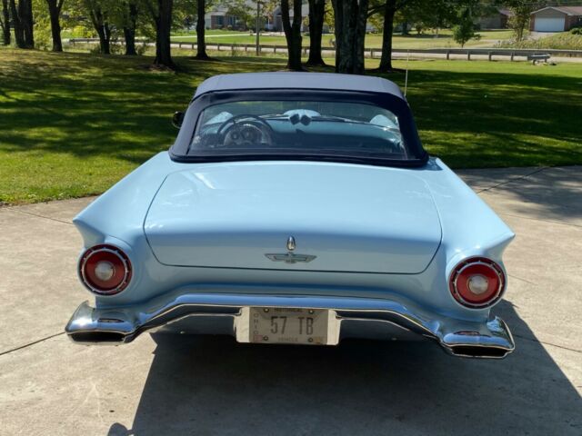 1957 Ford Thunderbird - photo 4