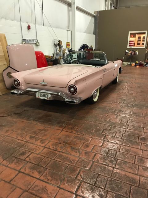 1957 Ford Thunderbird - photo 2