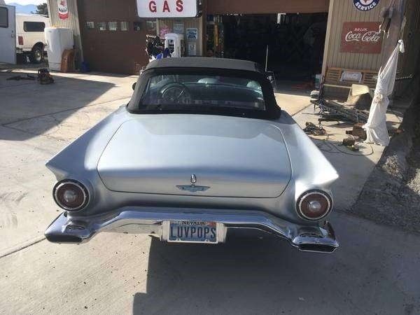 1957 Ford Thunderbird Convertible - photo 4