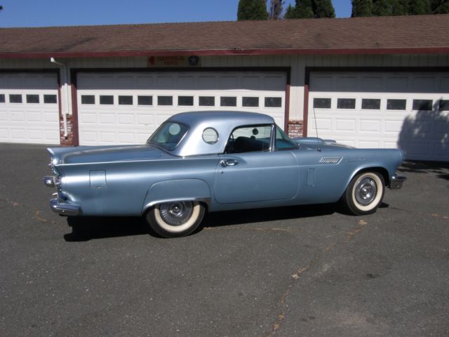 1957 Ford Thunderbird Blue, two toned vinyl - photo 5