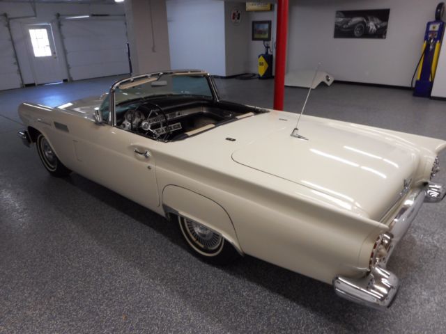 1957 Ford Thunderbird - photo 9