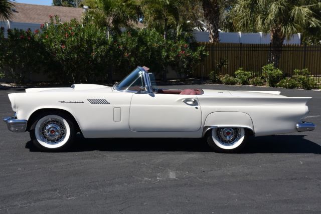 1957 Ford Thunderbird E-Code - Dual 4 Barrel Carbs - 1 of 1,363 ever bui - photo 2