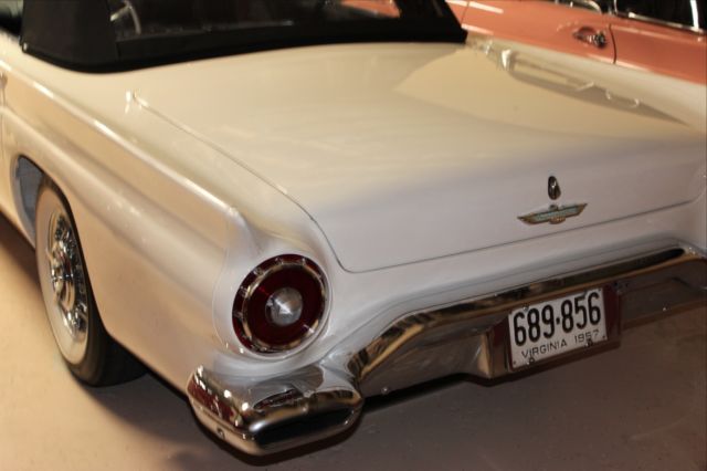 1957 Ford Thunderbird - photo 2
