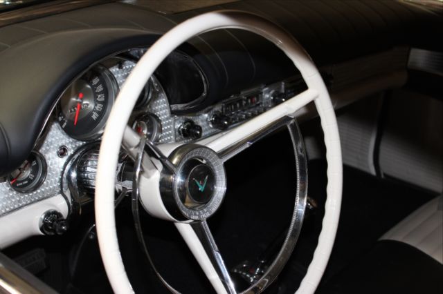 1957 Ford Thunderbird - photo 4